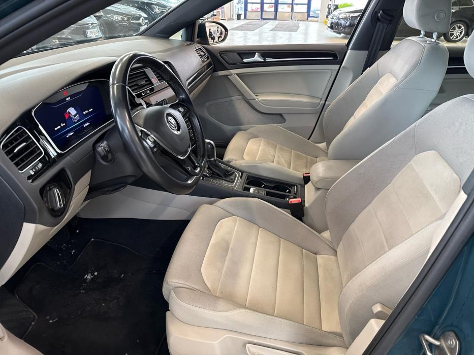 VOLKSWAGEN Golf 2018