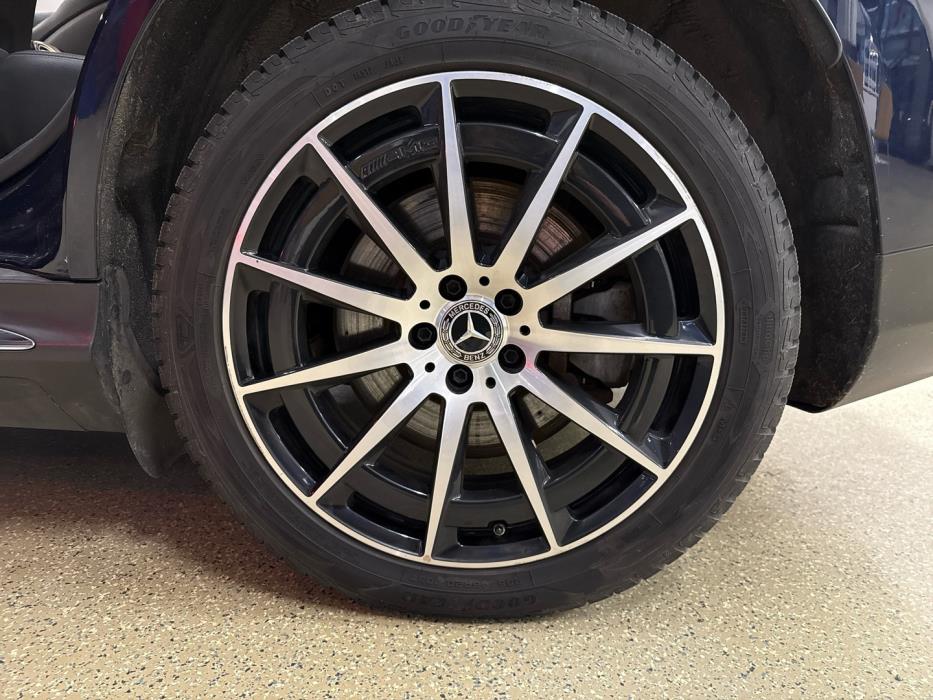 MERCEDES-BENZ EQC 2020