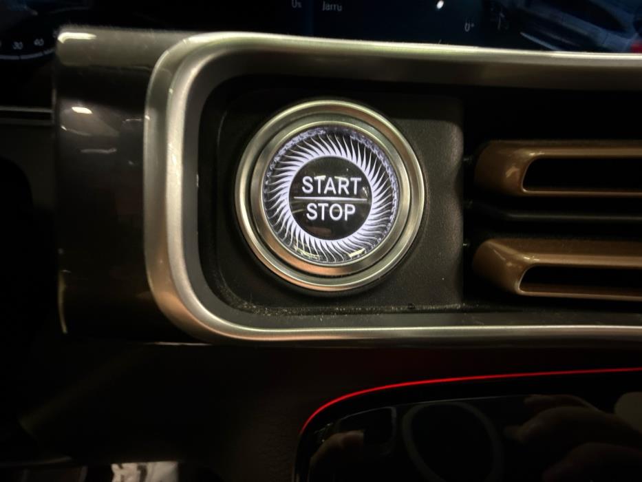 MERCEDES-BENZ EQC 2020