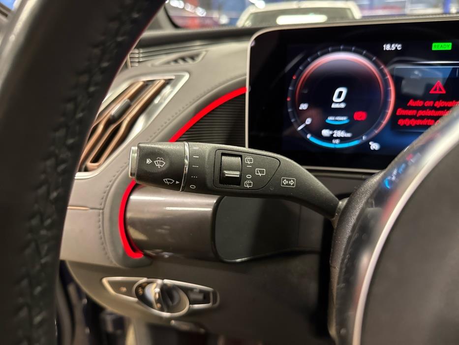 MERCEDES-BENZ EQC 2020