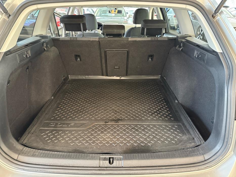 VOLKSWAGEN Golf 2016