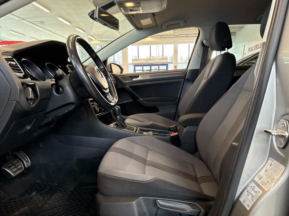 VOLKSWAGEN Golf 2016