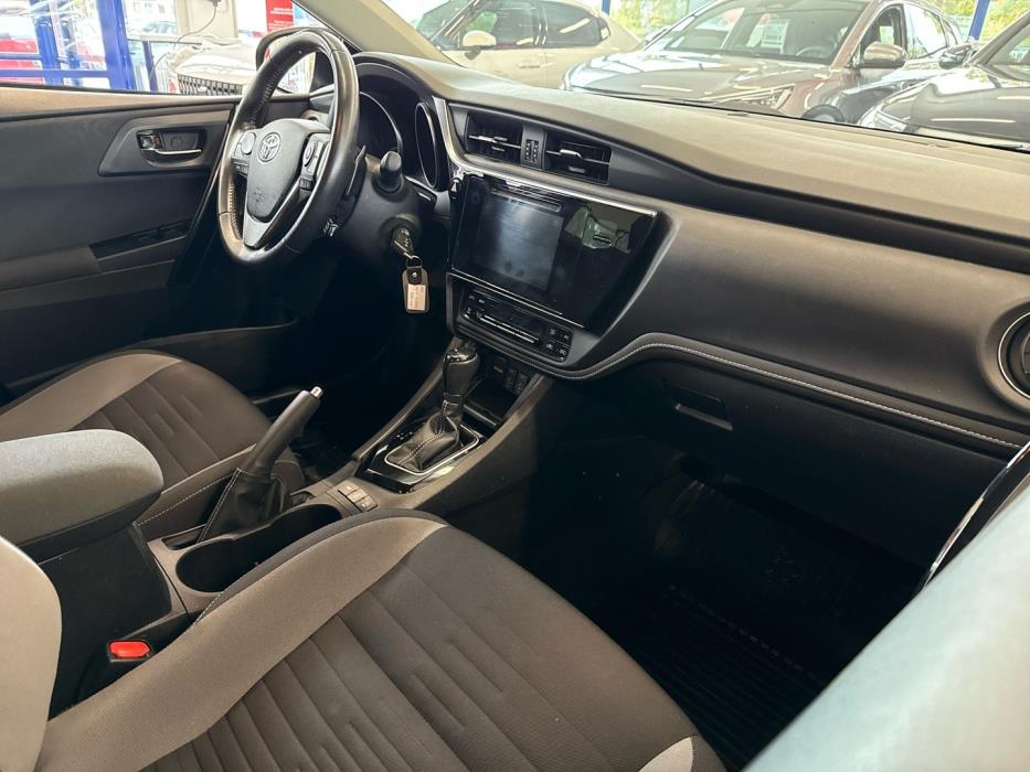 TOYOTA Auris 2017