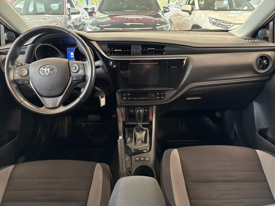 TOYOTA Auris 2017