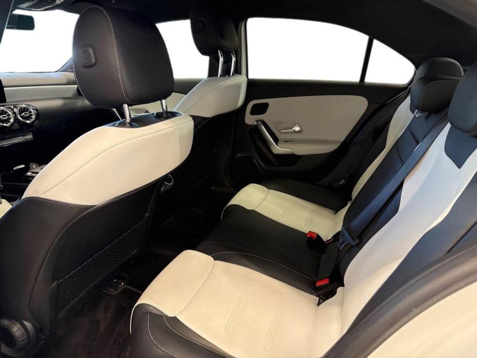 MERCEDES-BENZ A 2021