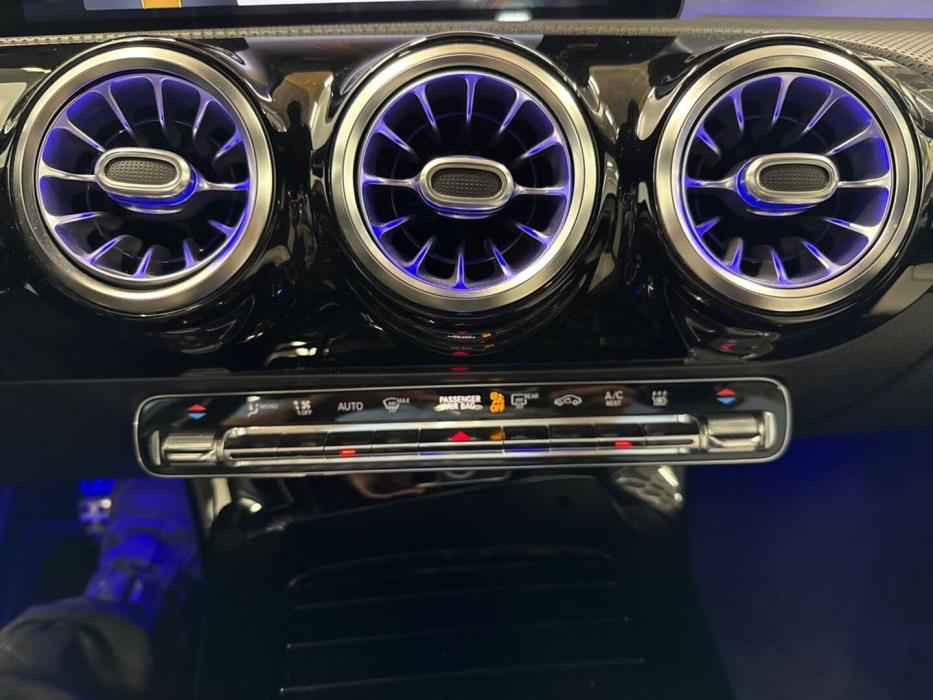 MERCEDES-BENZ A 2021