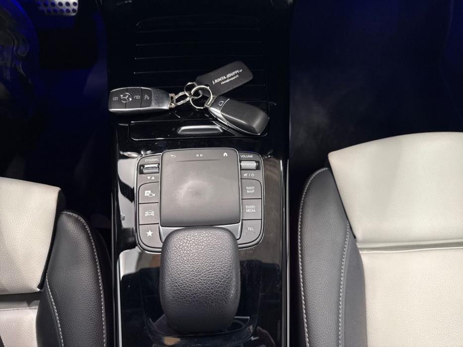MERCEDES-BENZ A 2021
