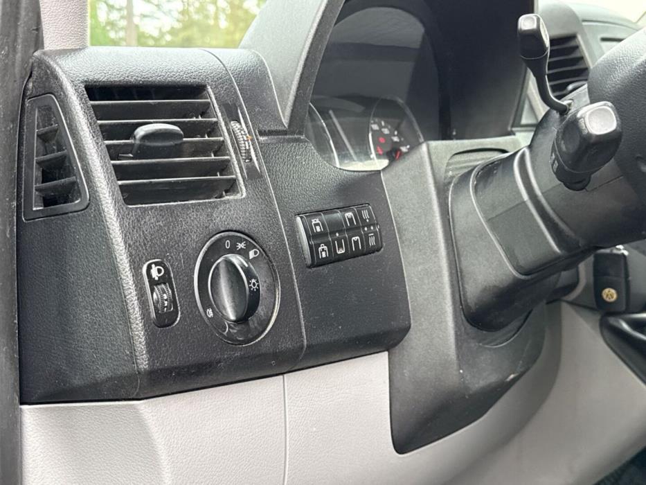 VOLKSWAGEN Crafter 2013