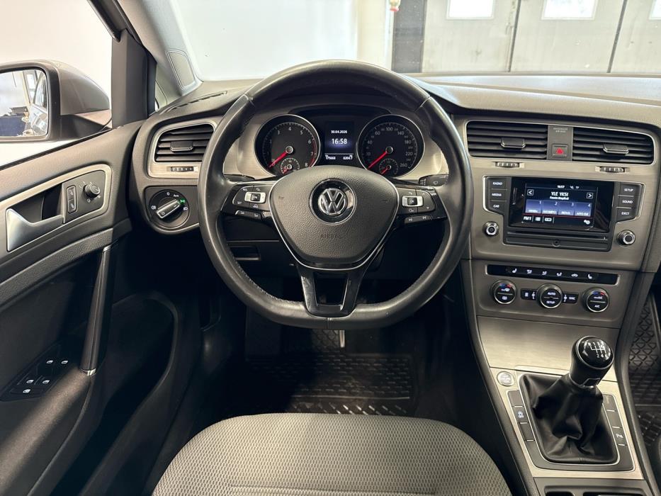 VOLKSWAGEN Golf 2014