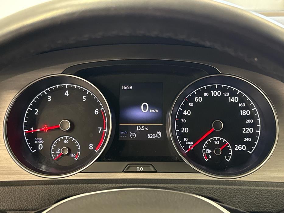 VOLKSWAGEN Golf 2014