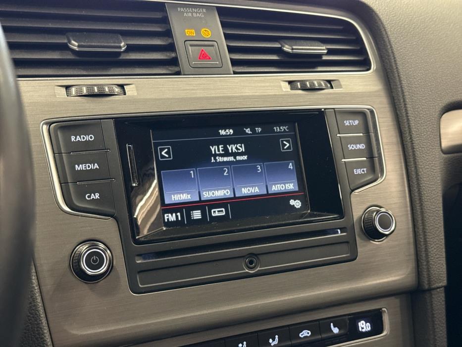 VOLKSWAGEN Golf 2014