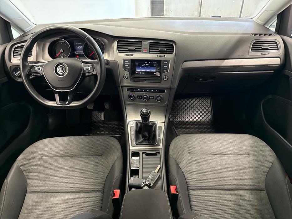 VOLKSWAGEN Golf 2014