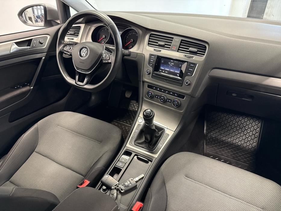 VOLKSWAGEN Golf 2014