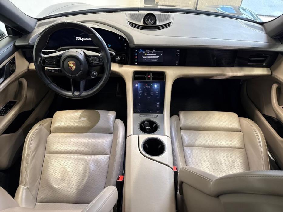 PORSCHE Taycan 2020