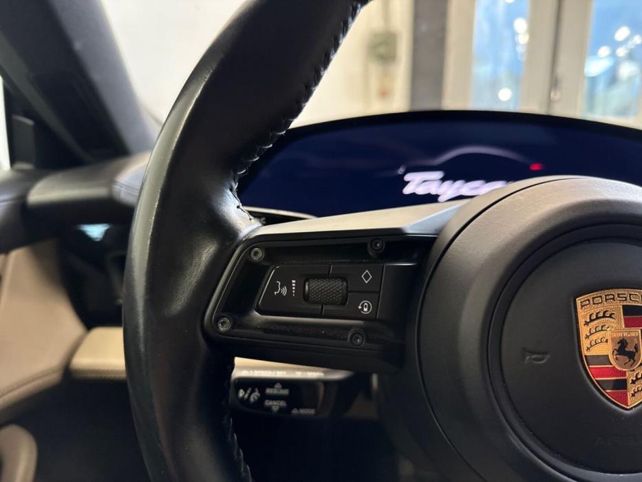 PORSCHE Taycan 2020