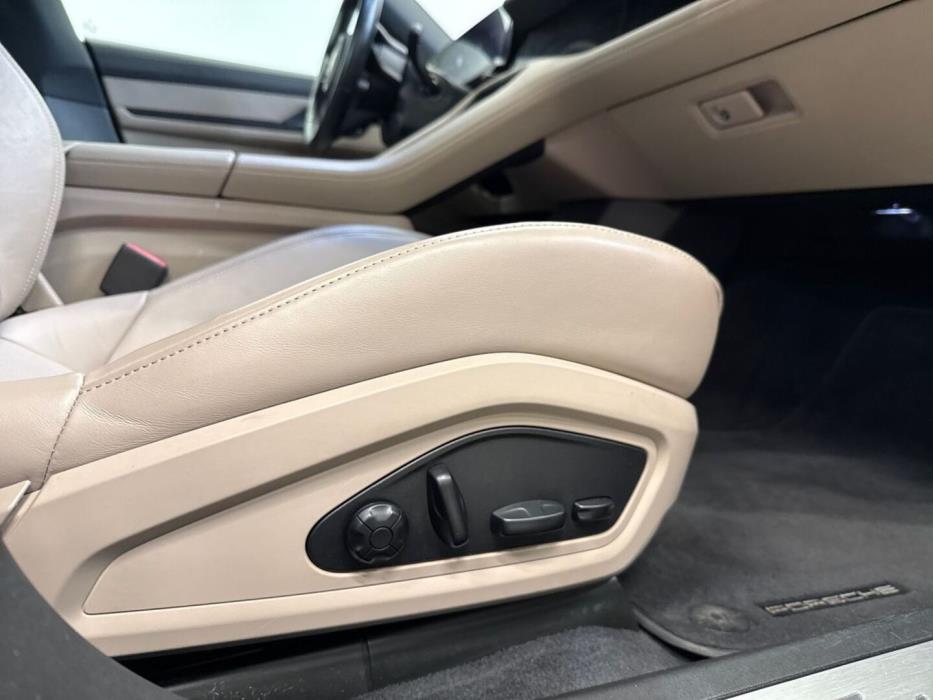 PORSCHE Taycan 2020