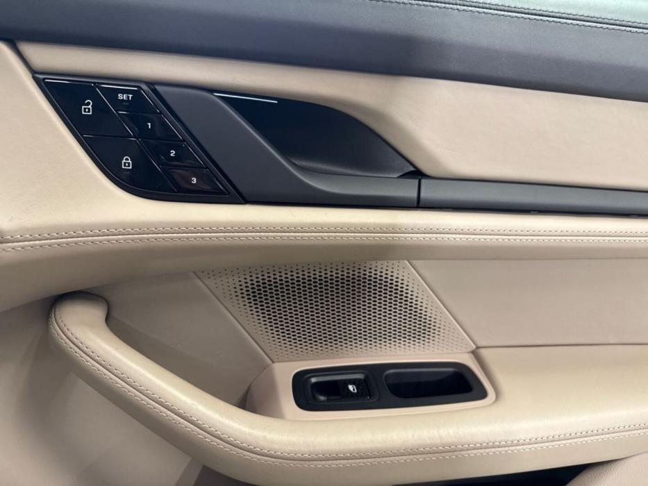 PORSCHE Taycan 2020