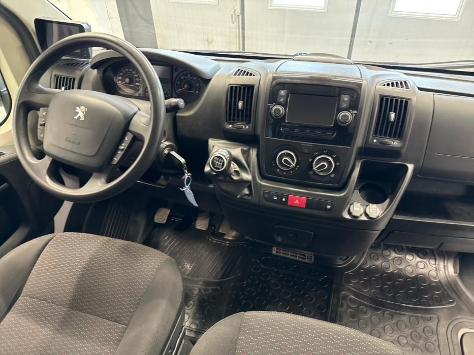 PEUGEOT Boxer 2023