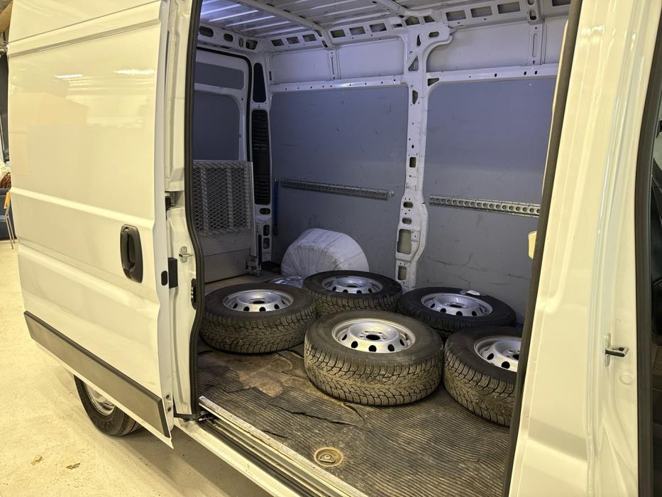 PEUGEOT Boxer 2023