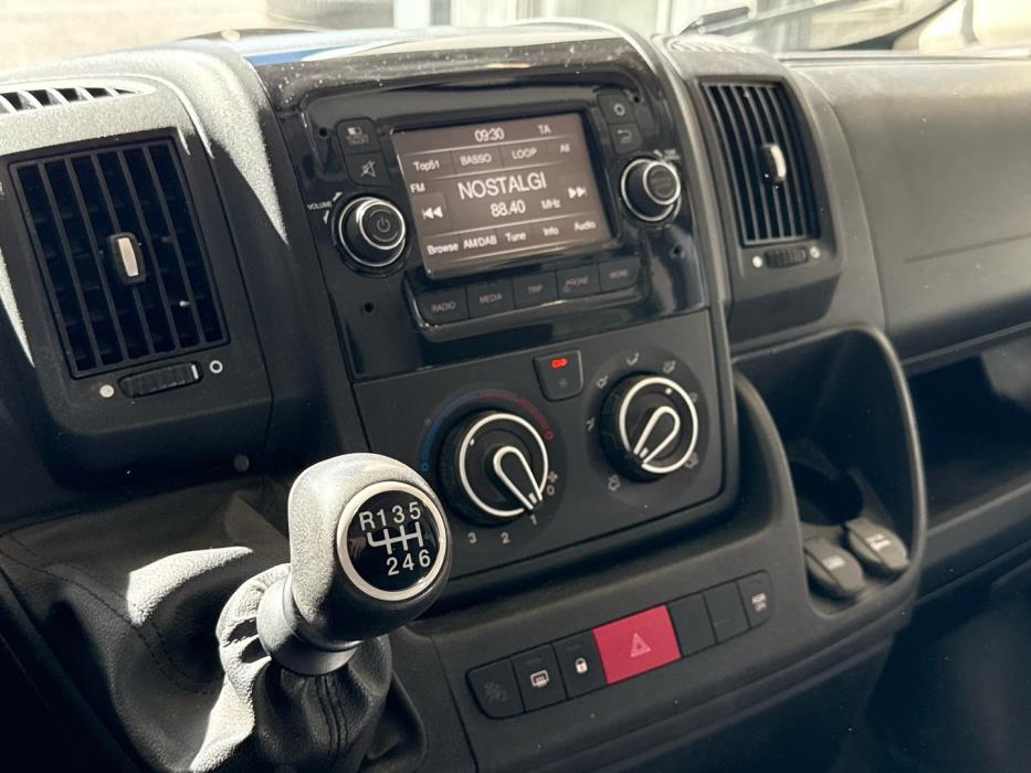 PEUGEOT Boxer 2023