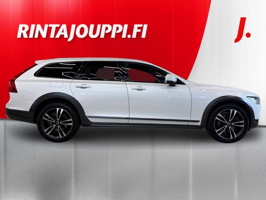VOLVO V90 Cross Country 2017
