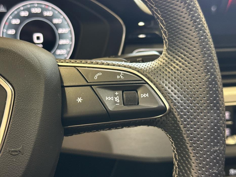 AUDI A4 2021