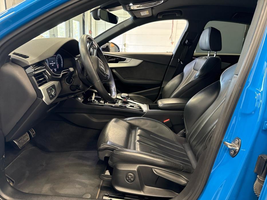 AUDI A4 2021