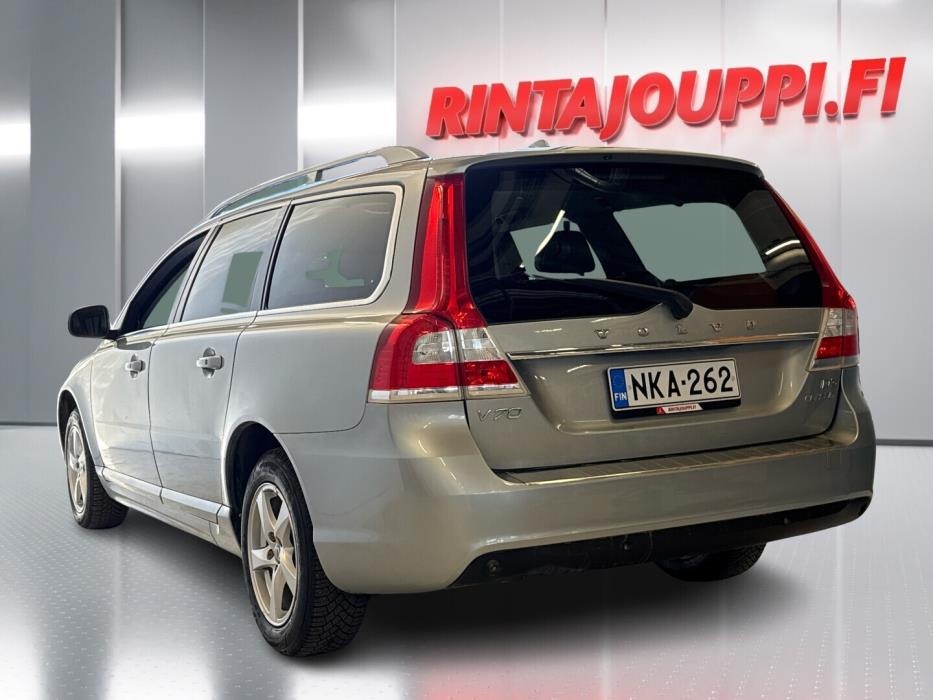 VOLVO V70 2016