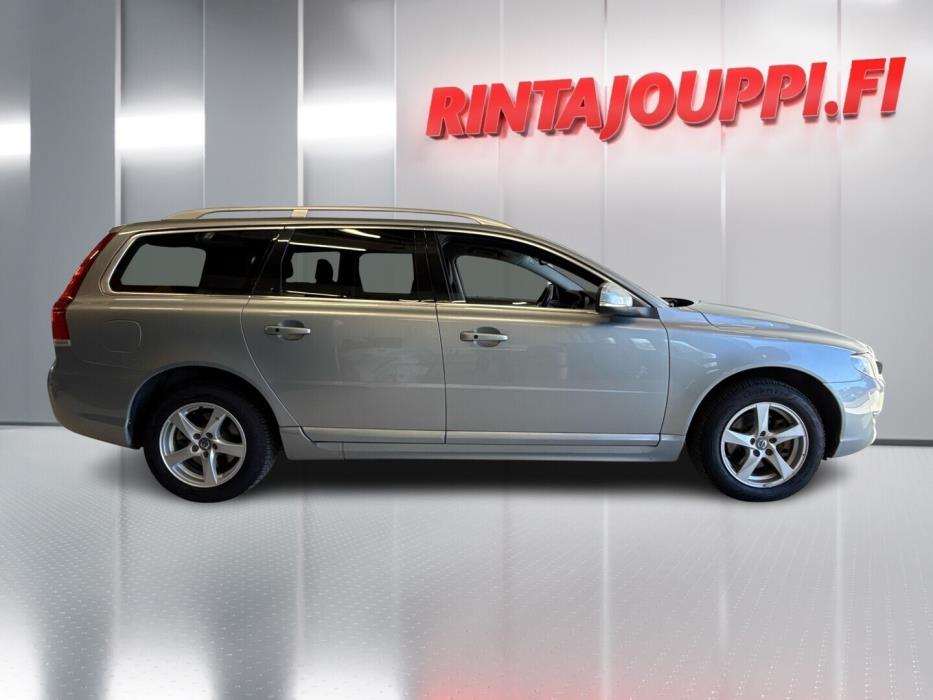 VOLVO V70 2016