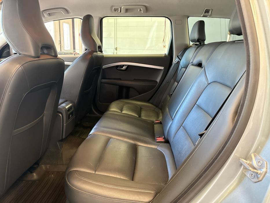 VOLVO V70 2016