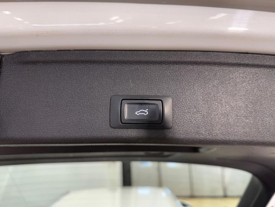 AUDI A4 2016
