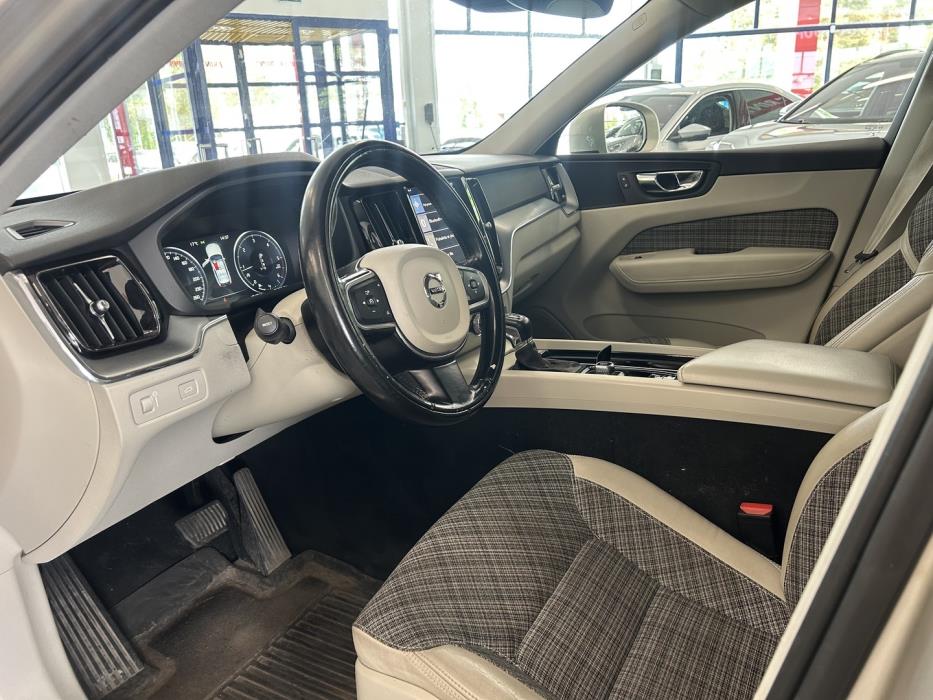 VOLVO XC60 2017