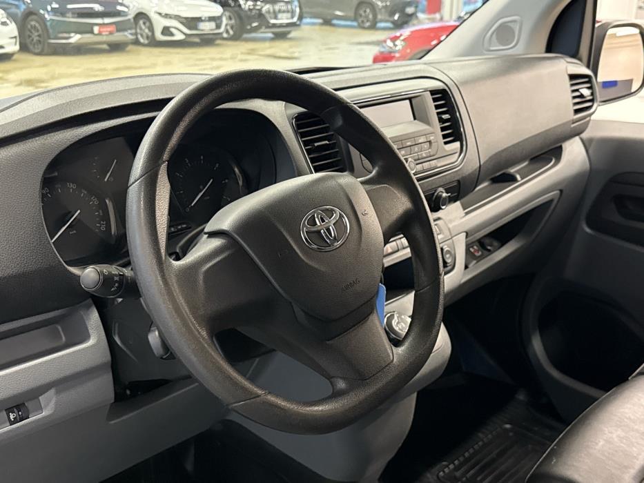 TOYOTA Proace 2021