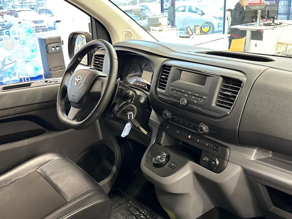 TOYOTA Proace 2021