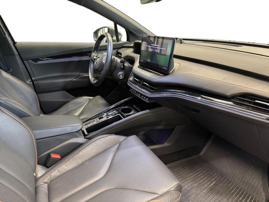 SKODA Enyaq 2025