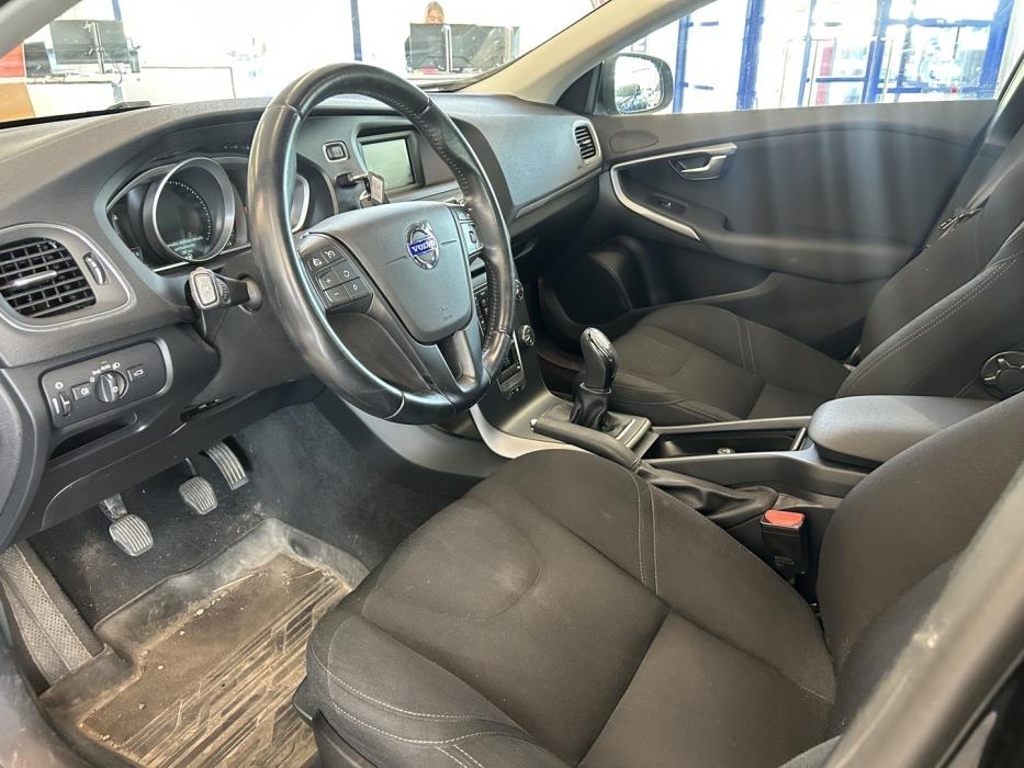 VOLVO V40 2013