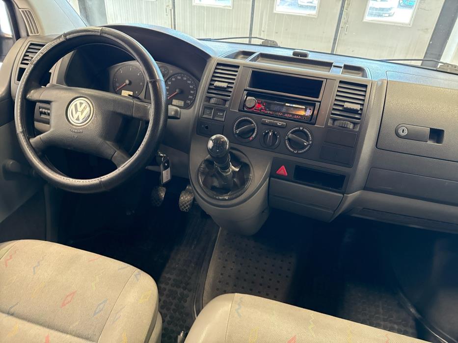 VOLKSWAGEN Transporter 2005