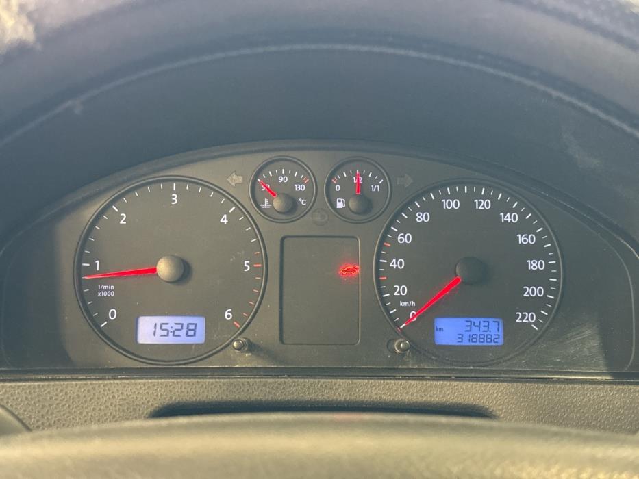 VOLKSWAGEN Transporter 2005