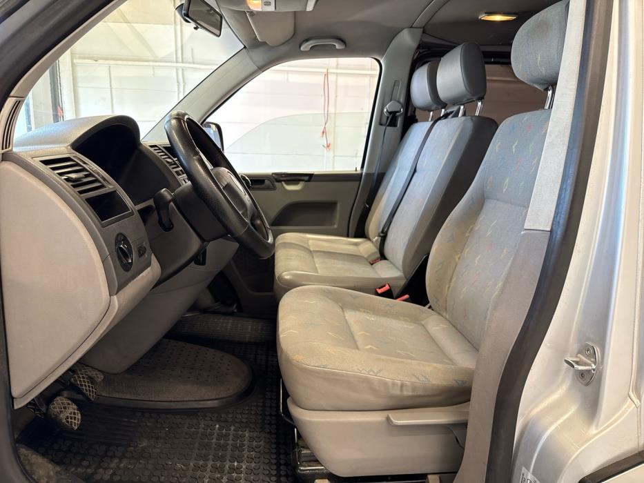 VOLKSWAGEN Transporter 2005