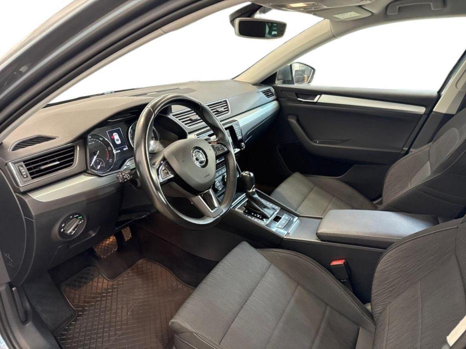 SKODA Superb 2016