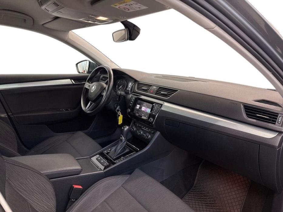 SKODA Superb 2016