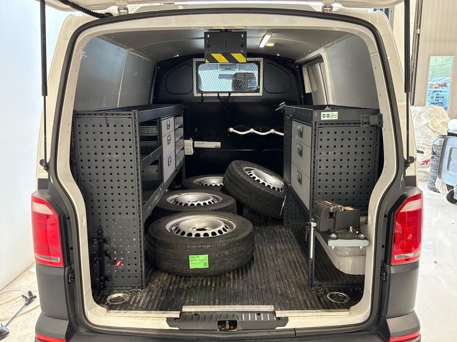 VOLKSWAGEN Transporter 2017
