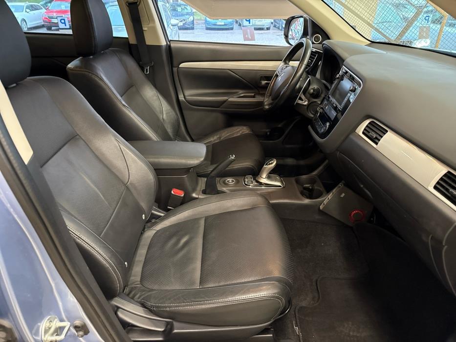 MITSUBISHI Outlander PHEV 2014