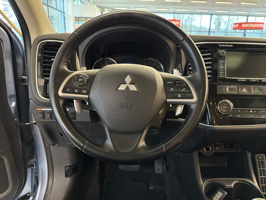 MITSUBISHI Outlander PHEV 2014