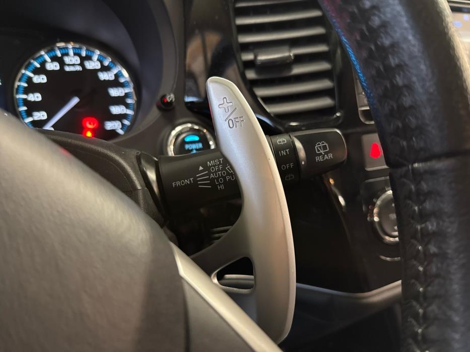 MITSUBISHI Outlander PHEV 2014