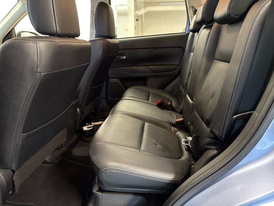 MITSUBISHI Outlander PHEV 2014