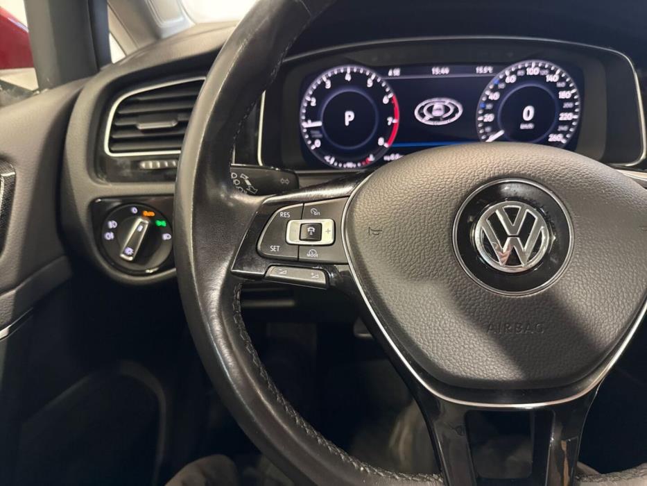 VOLKSWAGEN Golf 2018