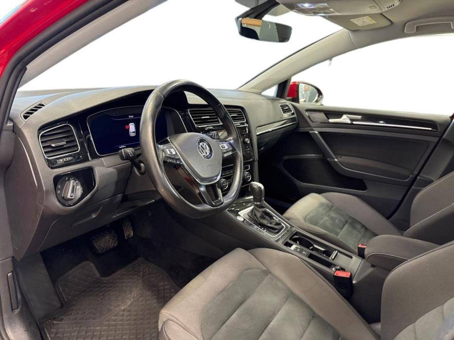 VOLKSWAGEN Golf 2018
