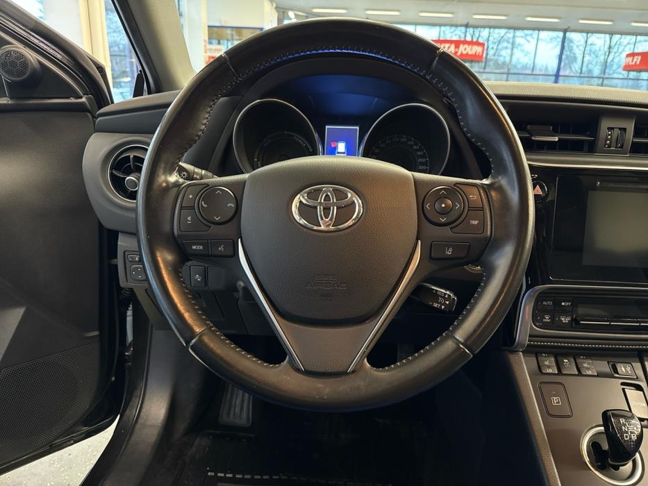 TOYOTA Auris 2017
