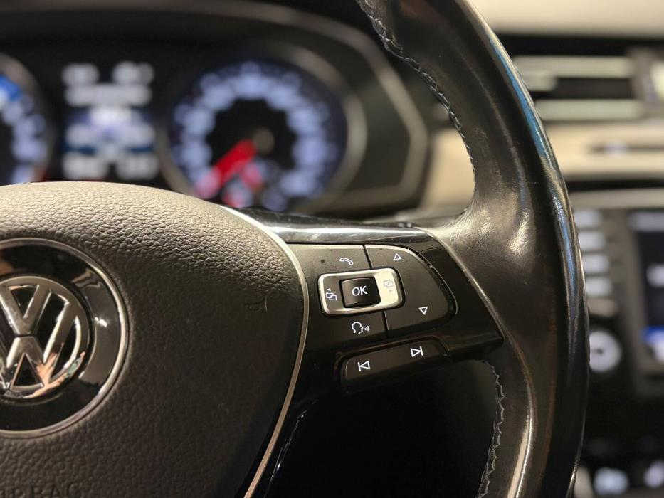 VOLKSWAGEN Passat 2017